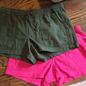 Athleta Set Of 2 Women's Farallon Shorts in Green and Pink L Large NWT And EUC